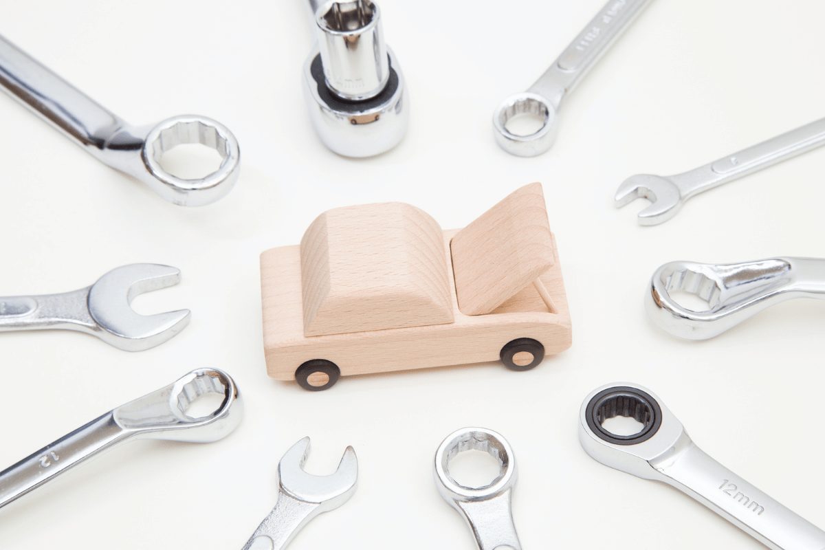 車の積み木と工具